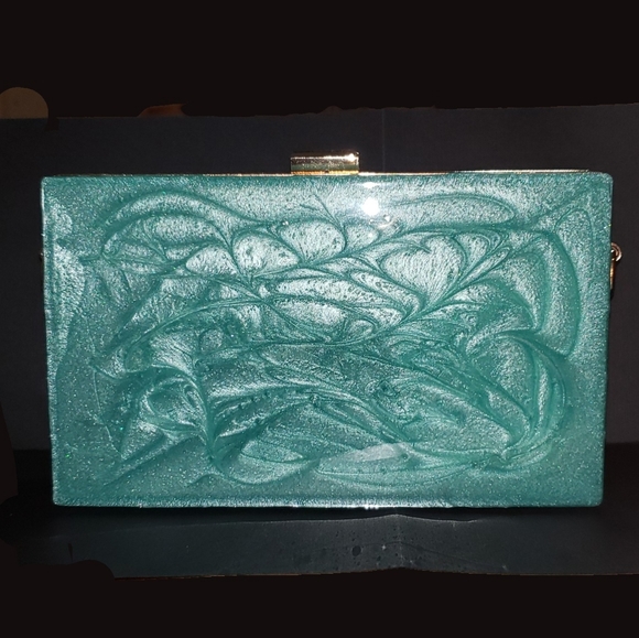 Beautiful Handcrafted Green Clutch Purse. - Picture 3 of 5